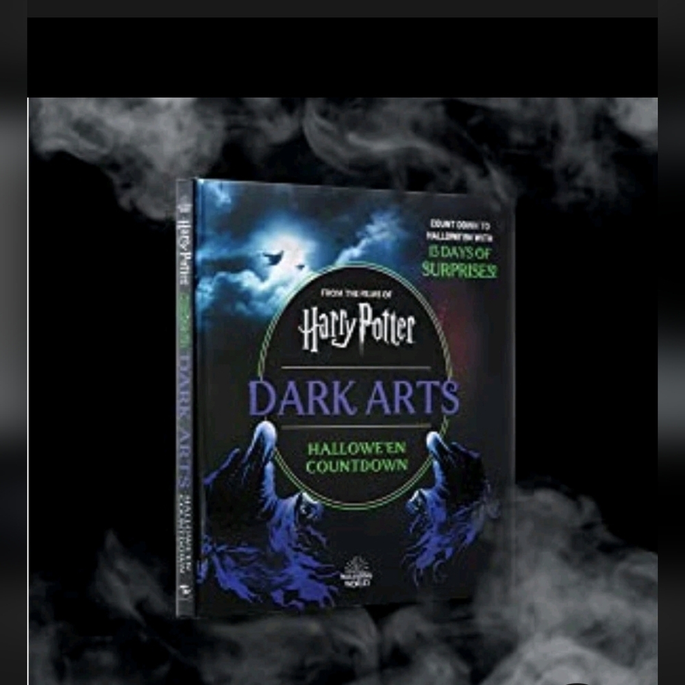 Warner Bros. Harry Potter Dark Arts Halloween Countdown Book - Black and Purple